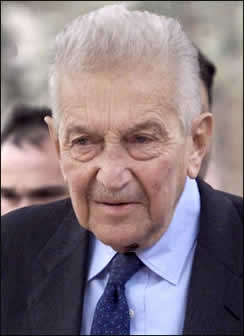 The former Israeli president Ezer Weizman died at the age of 80 (Suite images)